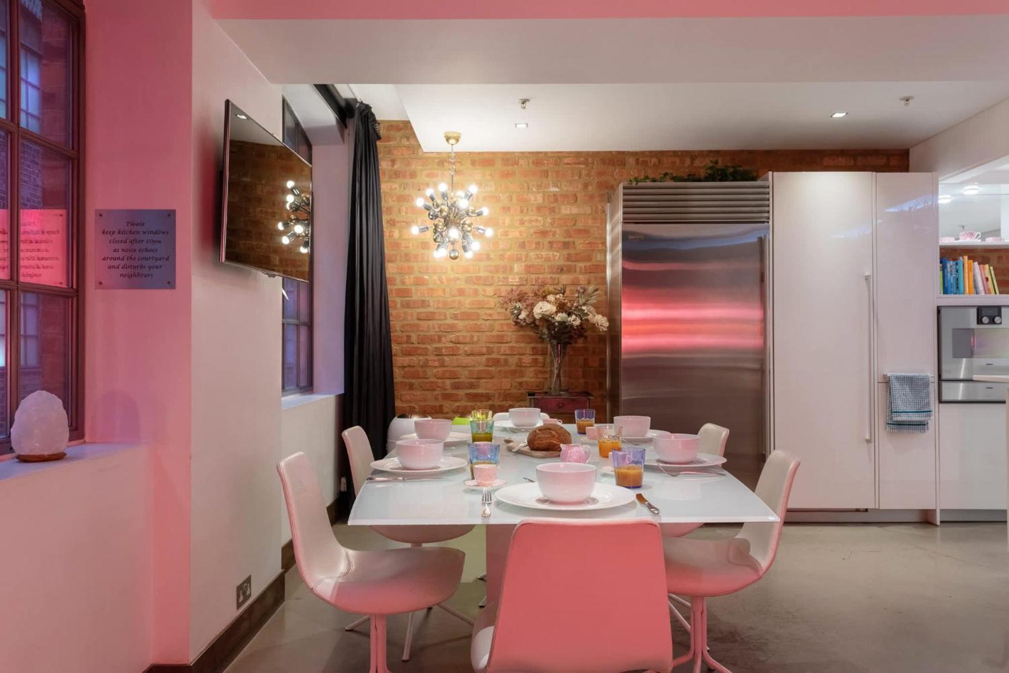Amazingly Luxurious Loft Apartment, Soho - 3 Bedrooms, 2 Bath & Office لندن المظهر الخارجي الصورة