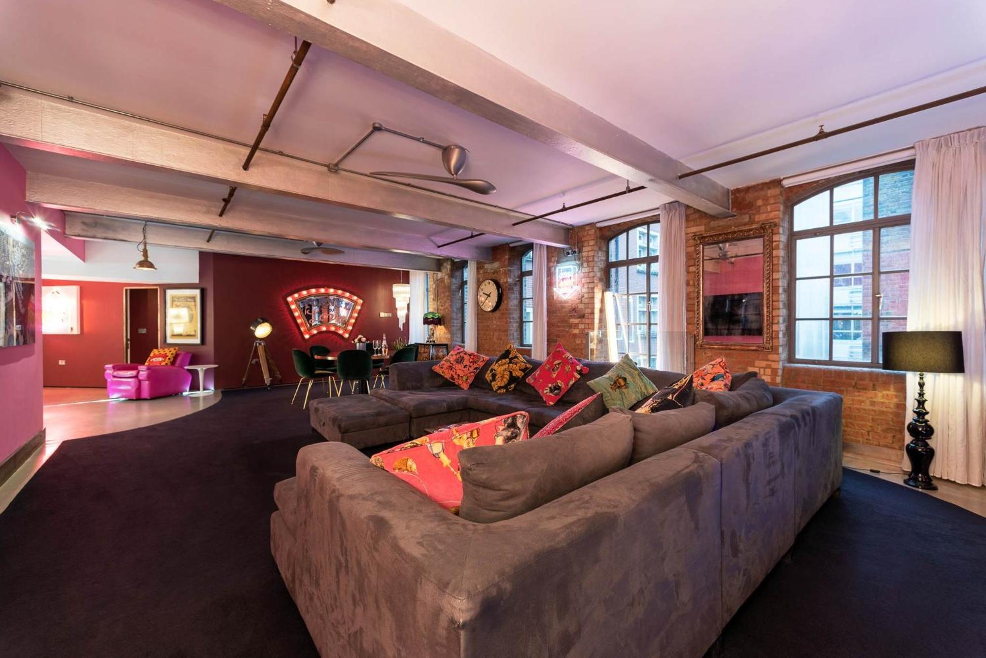 Amazingly Luxurious Loft Apartment, Soho - 3 Bedrooms, 2 Bath & Office لندن المظهر الخارجي الصورة