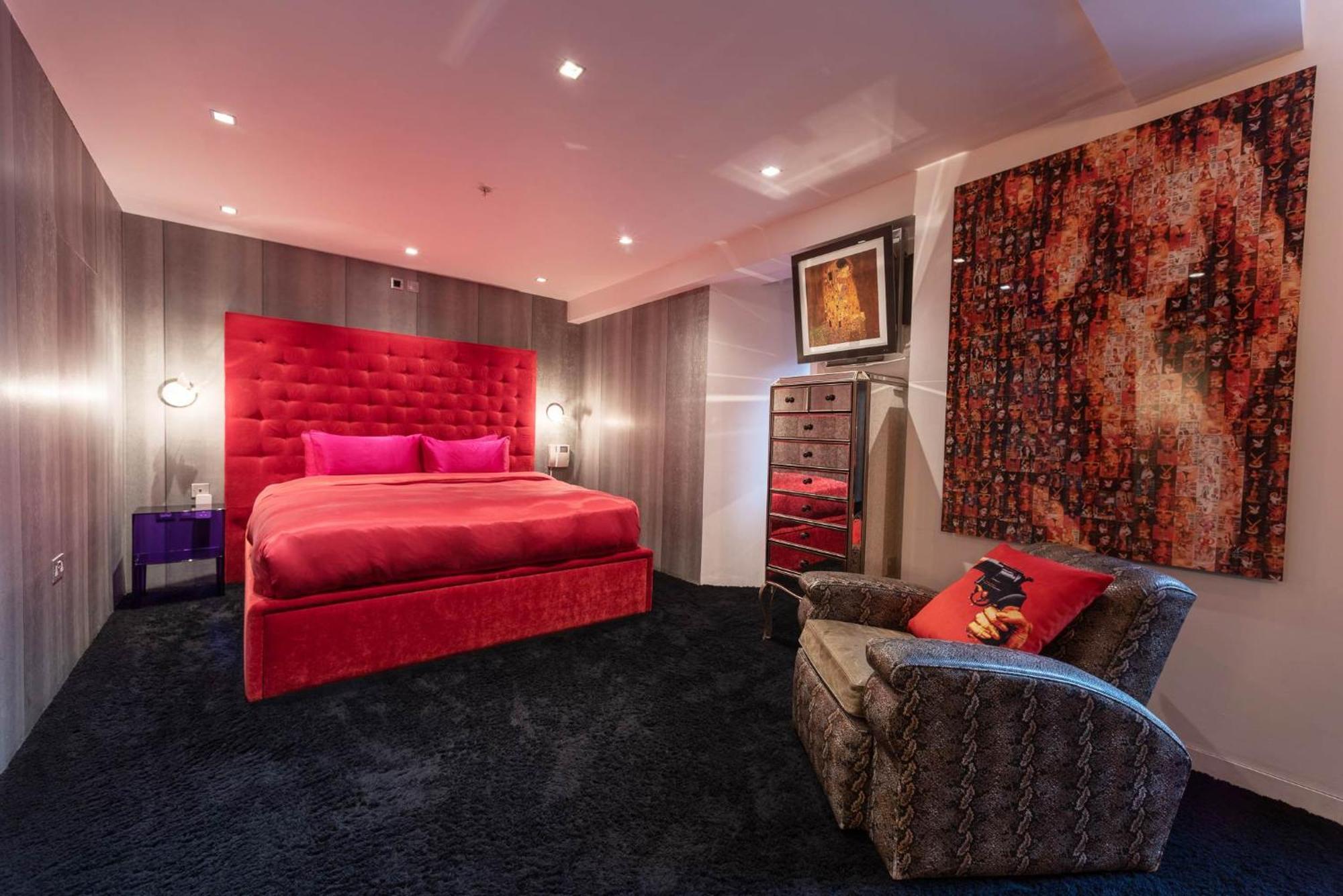 Amazingly Luxurious Loft Apartment, Soho - 3 Bedrooms, 2 Bath & Office لندن المظهر الخارجي الصورة