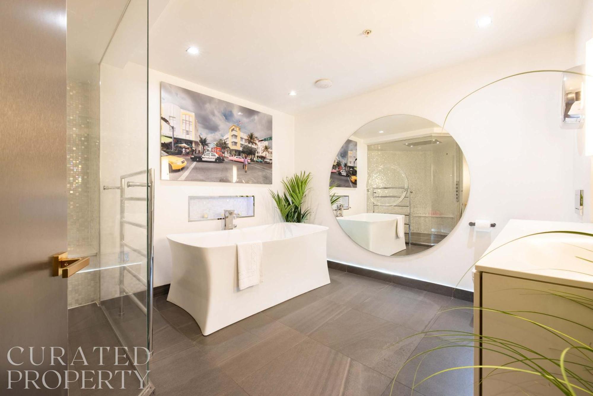 Amazingly Luxurious Loft Apartment, Soho - 3 Bedrooms, 2 Bath & Office لندن المظهر الخارجي الصورة