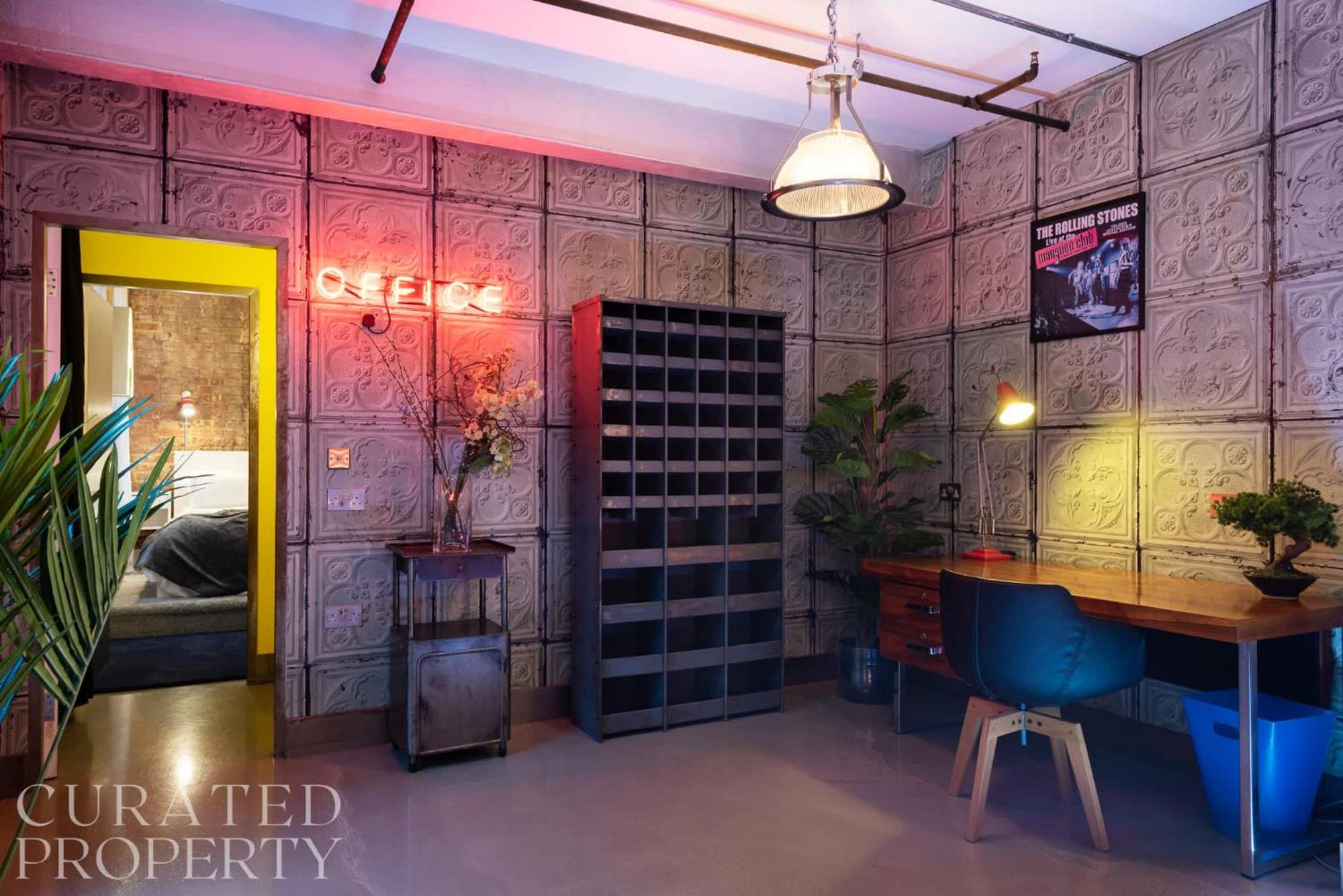 Amazingly Luxurious Loft Apartment, Soho - 3 Bedrooms, 2 Bath & Office لندن المظهر الخارجي الصورة